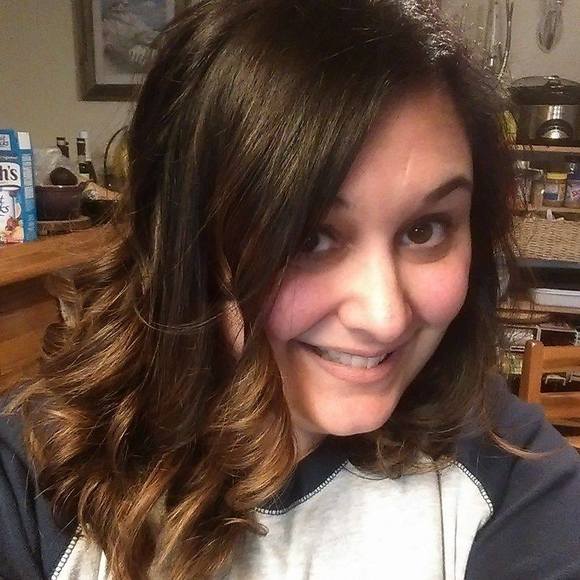 Meet your Posher, Beth - Picture 1 of 1